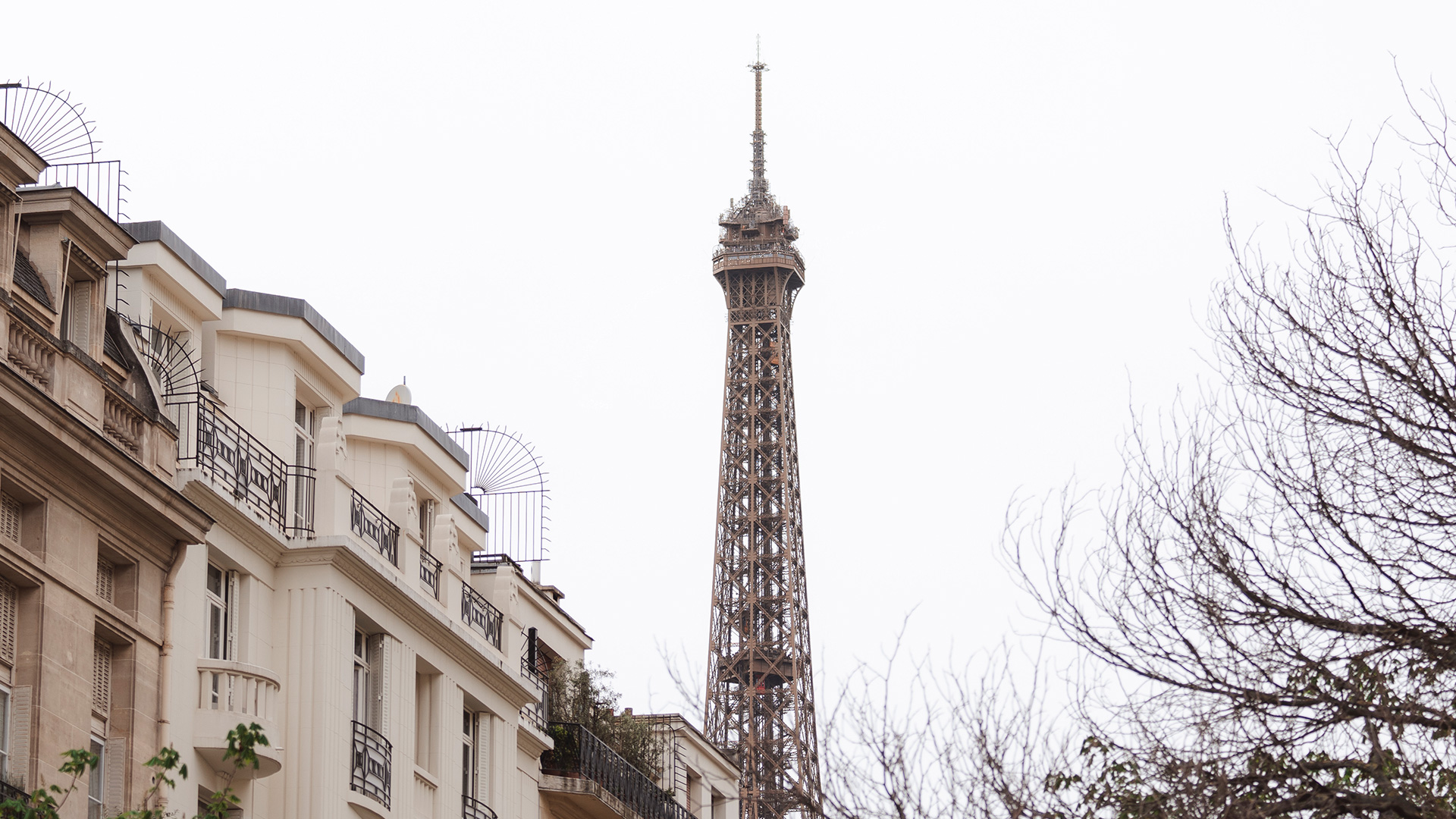 invisi-paris-headline